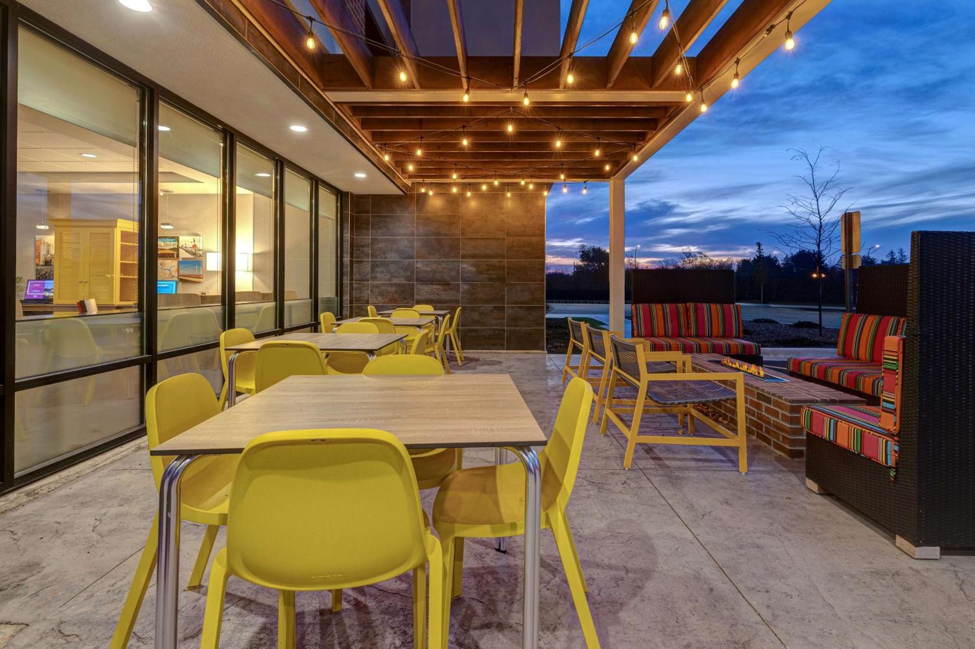 Home2 Suites By Hilton Dekalb Bagian luar foto